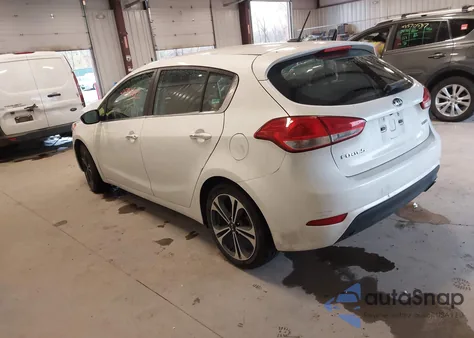 2016 Kia Forte Ex z USA, uszkodzony, nr VIN KNAFX5A81G5529300